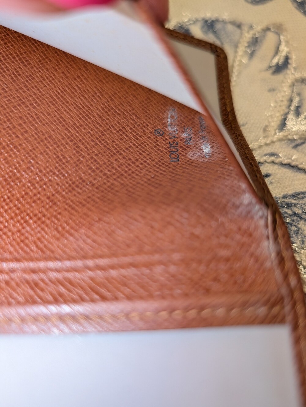 Authentic Vintage Louis Vuitton Taiga Leather ID/Photo Holder In Brown Unisex - Picture 12 of 12